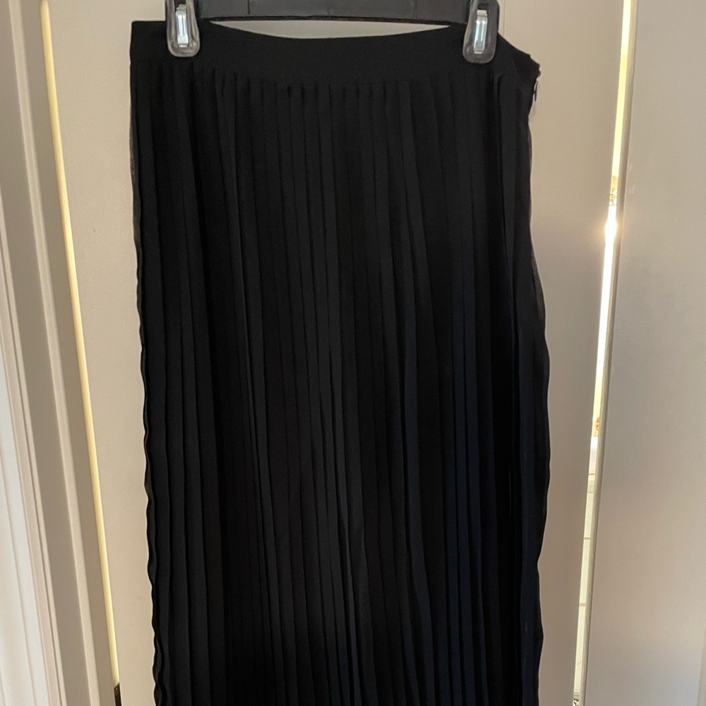 Black Pleated Maxi Skirt